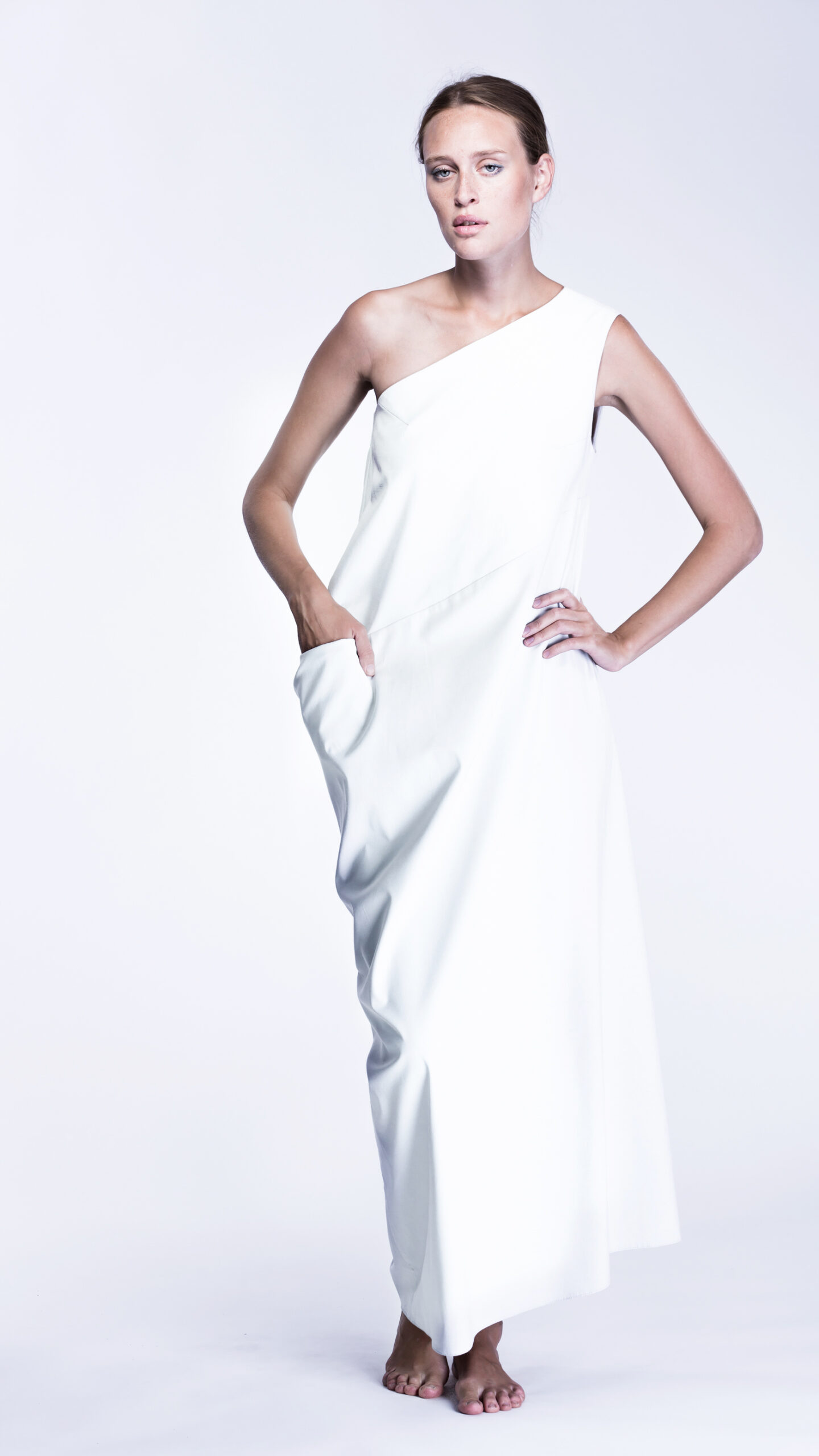 One shoulder asymmetry - obrazek 2